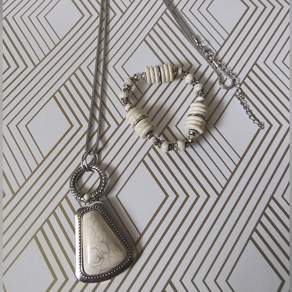 Long Marbled Necklace and Bracelet Set - Picture 10 of 14